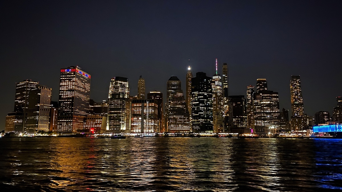 Noční vyhlídka na dolní Manhattan