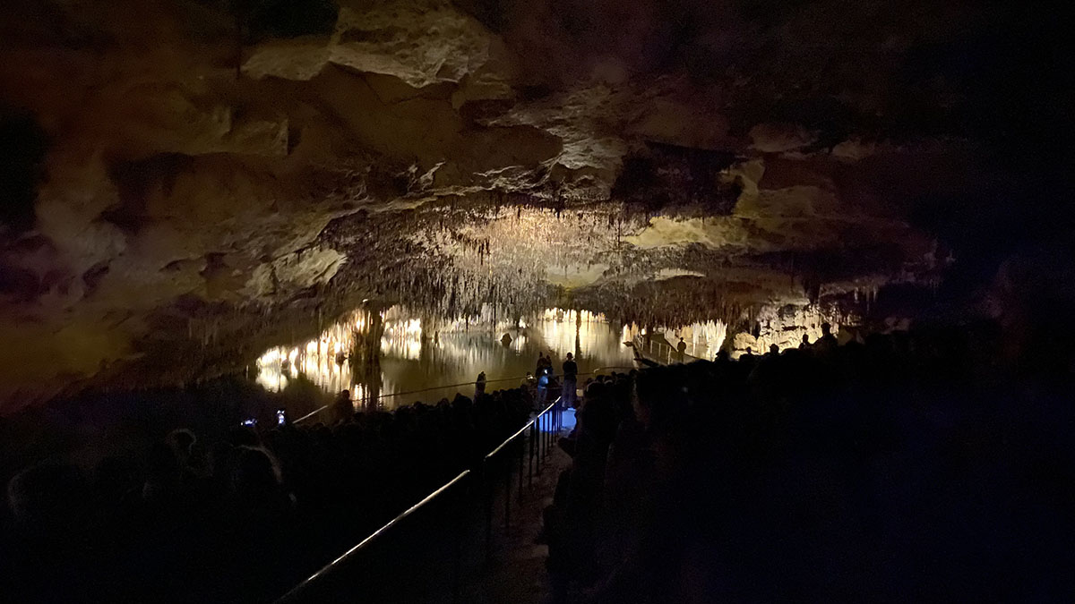 Dračí jeskyně (Coves del drach) (Táta)